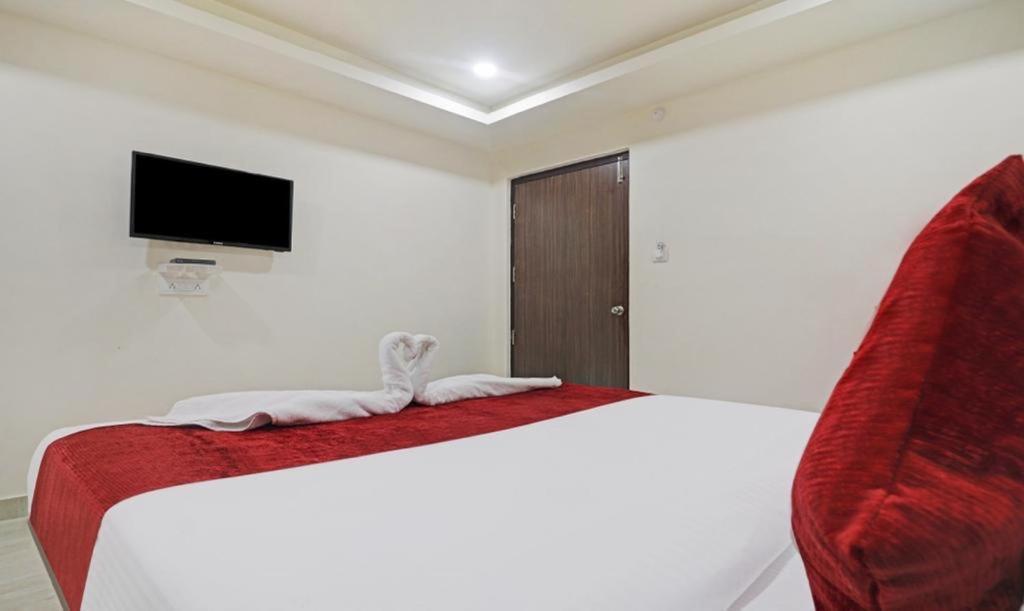 Hotel Bright Airport Zone Шамшабад Экстерьер фото